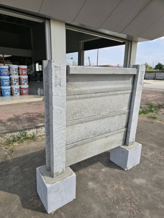 รั้วสำเร็จรูปแบบเสียบแผ่นขายส่ง